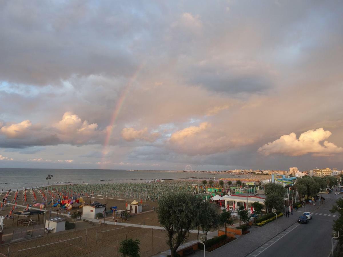 Hotel Cliff Rimini Extérieur photo